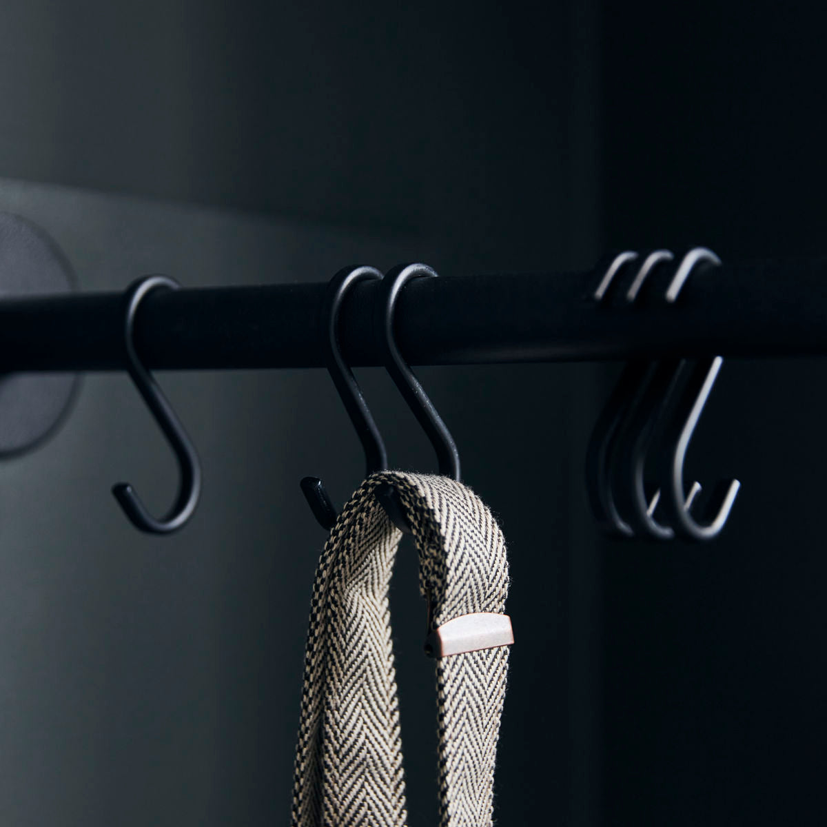 Black Hooks - set of 6