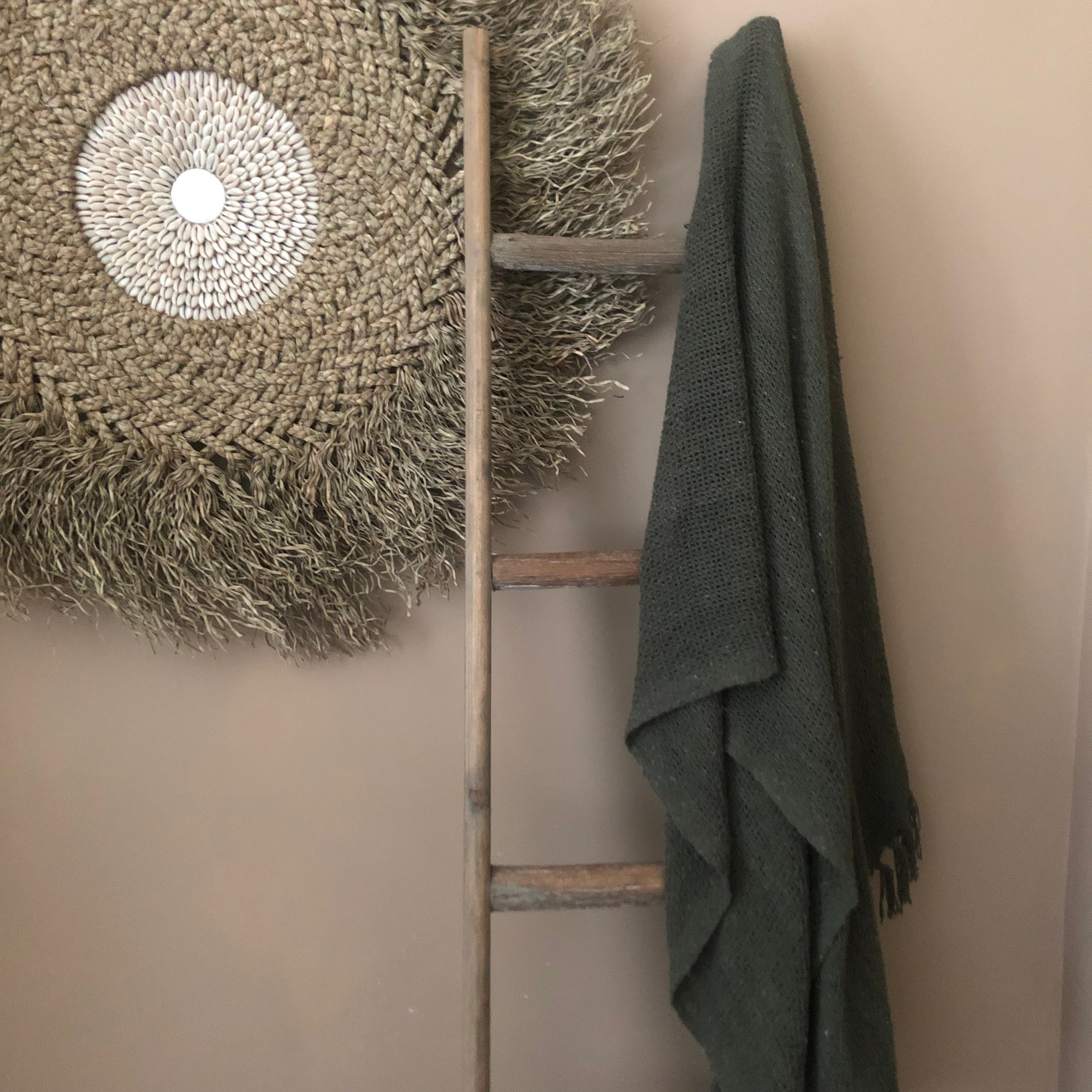 Mia Throw